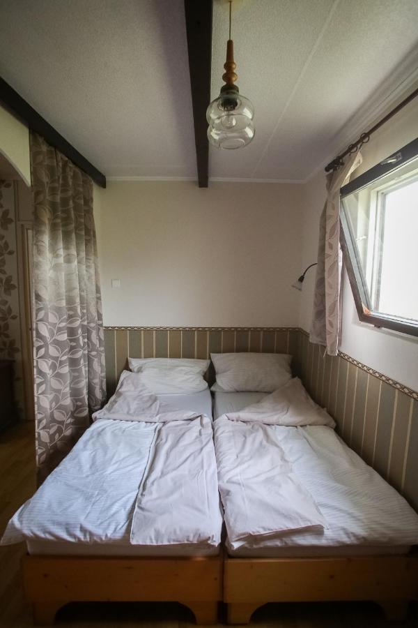 Hellenyi Apartmanok ฮอร์กานี ภายนอก รูปภาพ