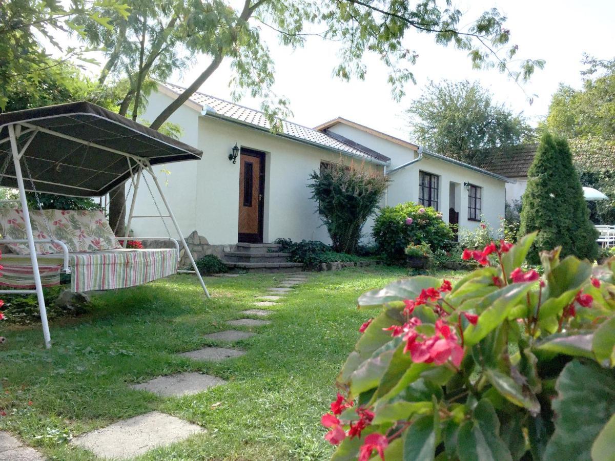 Hellenyi Apartmanok ฮอร์กานี ภายนอก รูปภาพ